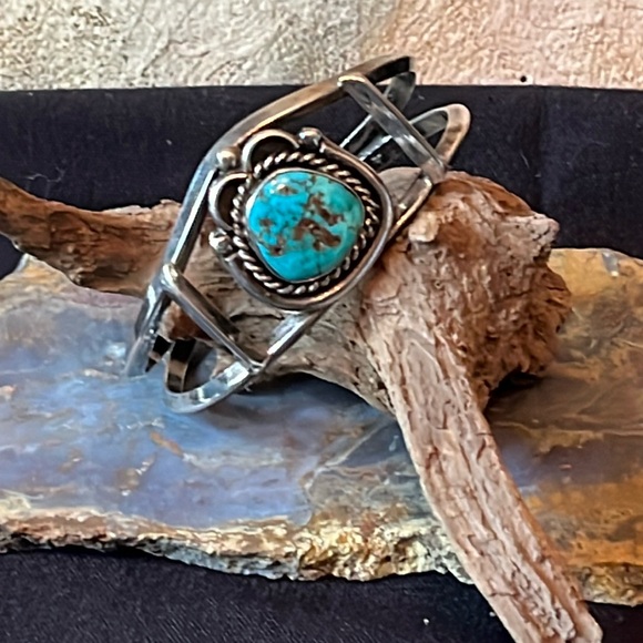 Navajo Turquoise Silver Cuff Bracelet - Picture 1 of 12